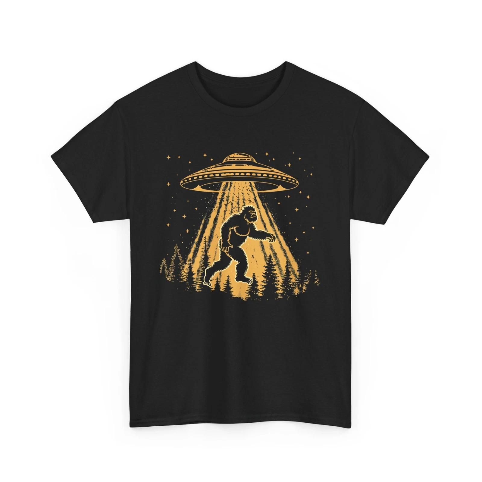 Bigfoot & Alien Shirt | UFO Scene T-Shirt | Alien Graphic Tee | Abduction Shirt XL