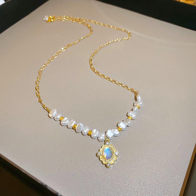 Vintage French Pearl Sweater Necklace: Elegant, Extra-Long Design for Versatile Fashion