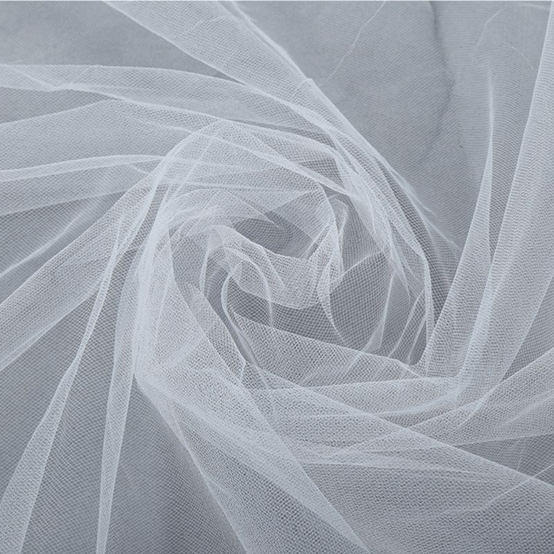 Womens Short Fingertip Length 1 Tier Lace Edge Wedding Bridal Veil Bride Tulle Hair Accessories Without Metal Comb