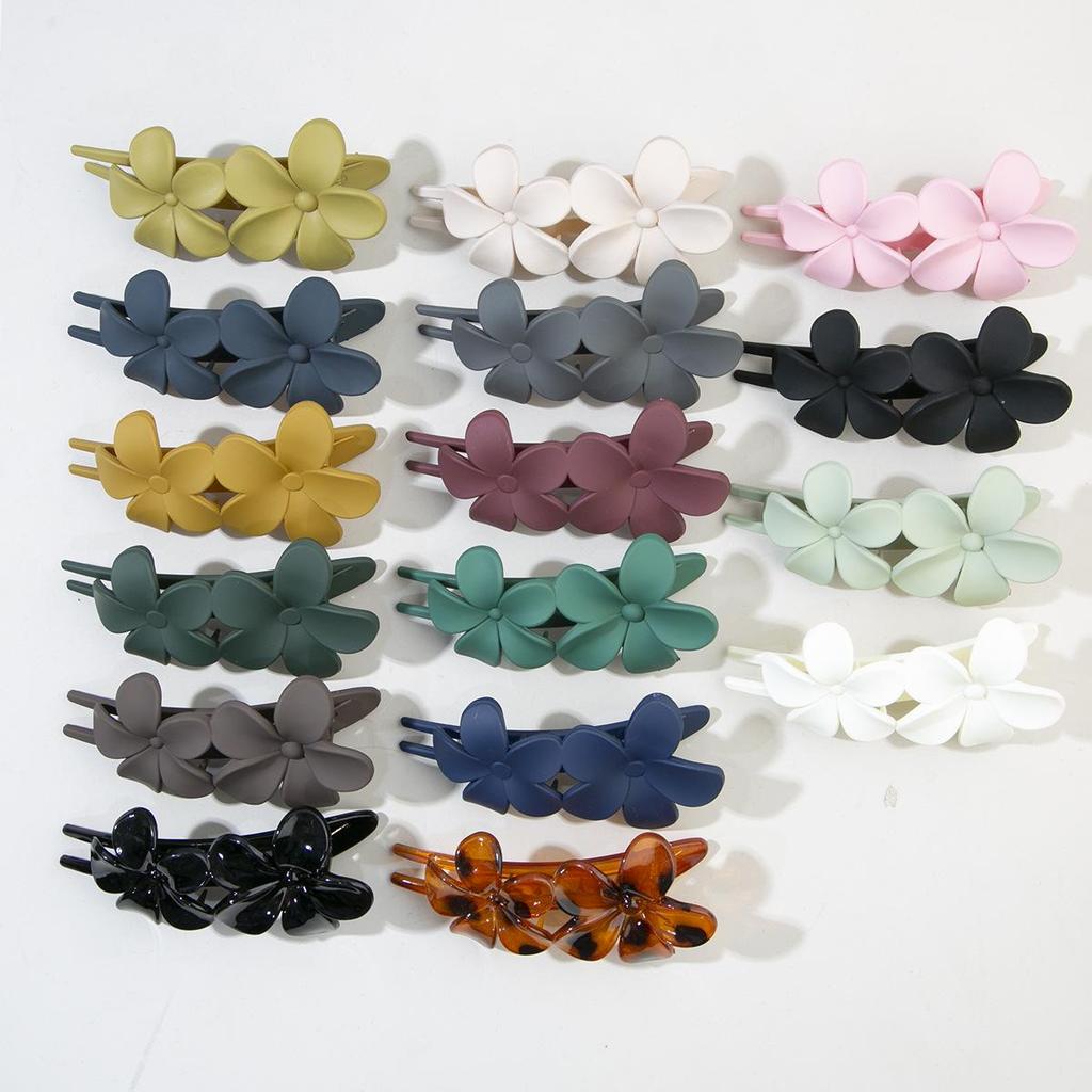 Korean Style Large Duckbill Hair Clip – Fashionable Flower Accessory for Women, Versatile Spring Updo.