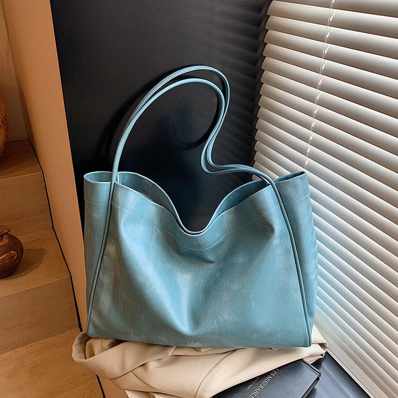Large capacity underarm bag women's new small fresh shoulder bag fashionable dopamine commuter tote bag