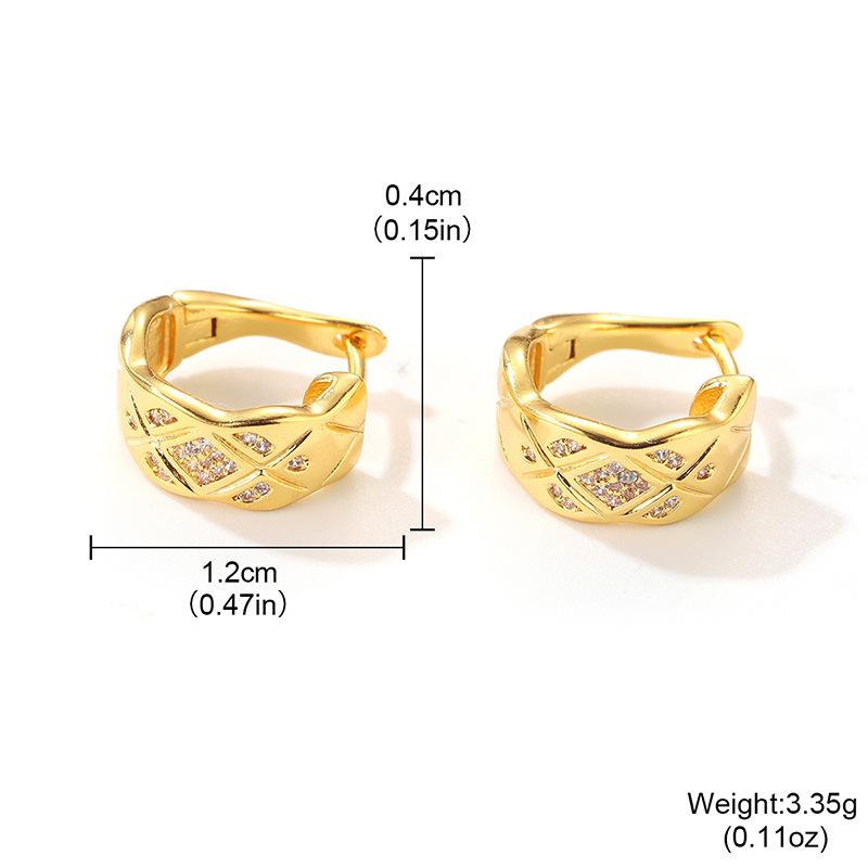 Glossy rhombus inlaid earrings French niche fashion earrings light luxury versatile rose gold stud earrings women s s925 silver needle