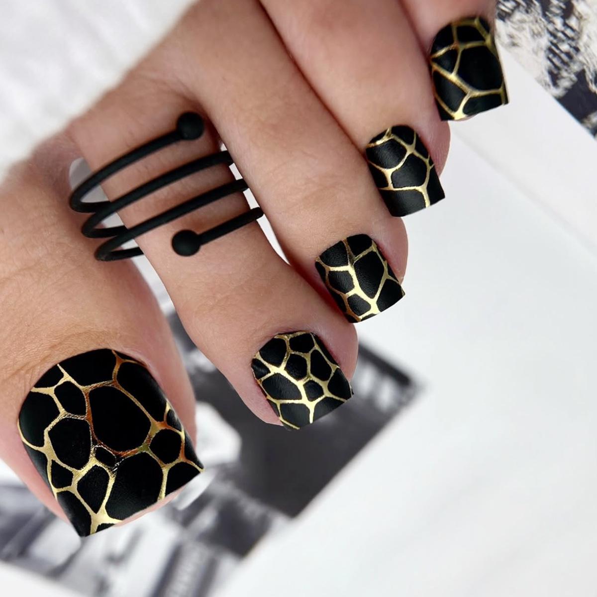 

Gold Geometric Press-On Toenail Tips