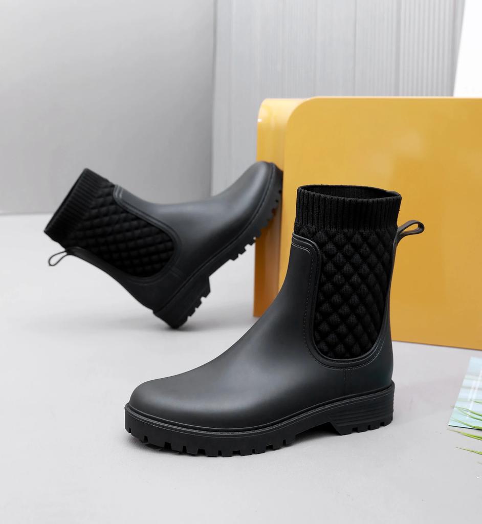 1 Pair of Women's Short Chelsea Rain Boots Fashionable U-Shaped Fly Woven Rain Boots Pvc Non-Slip Waterproof Rubber Shoes