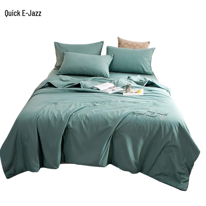 Yiyiai Soybean Antibacterial Anti-mite Summer Quilt