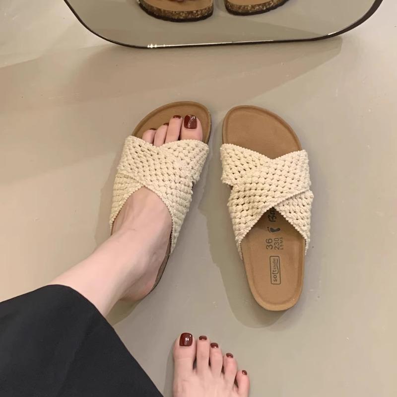 Retro woven white thick-soled one-word slippers women's summer wear 2025 new models with skirts to increase height and cool slippers