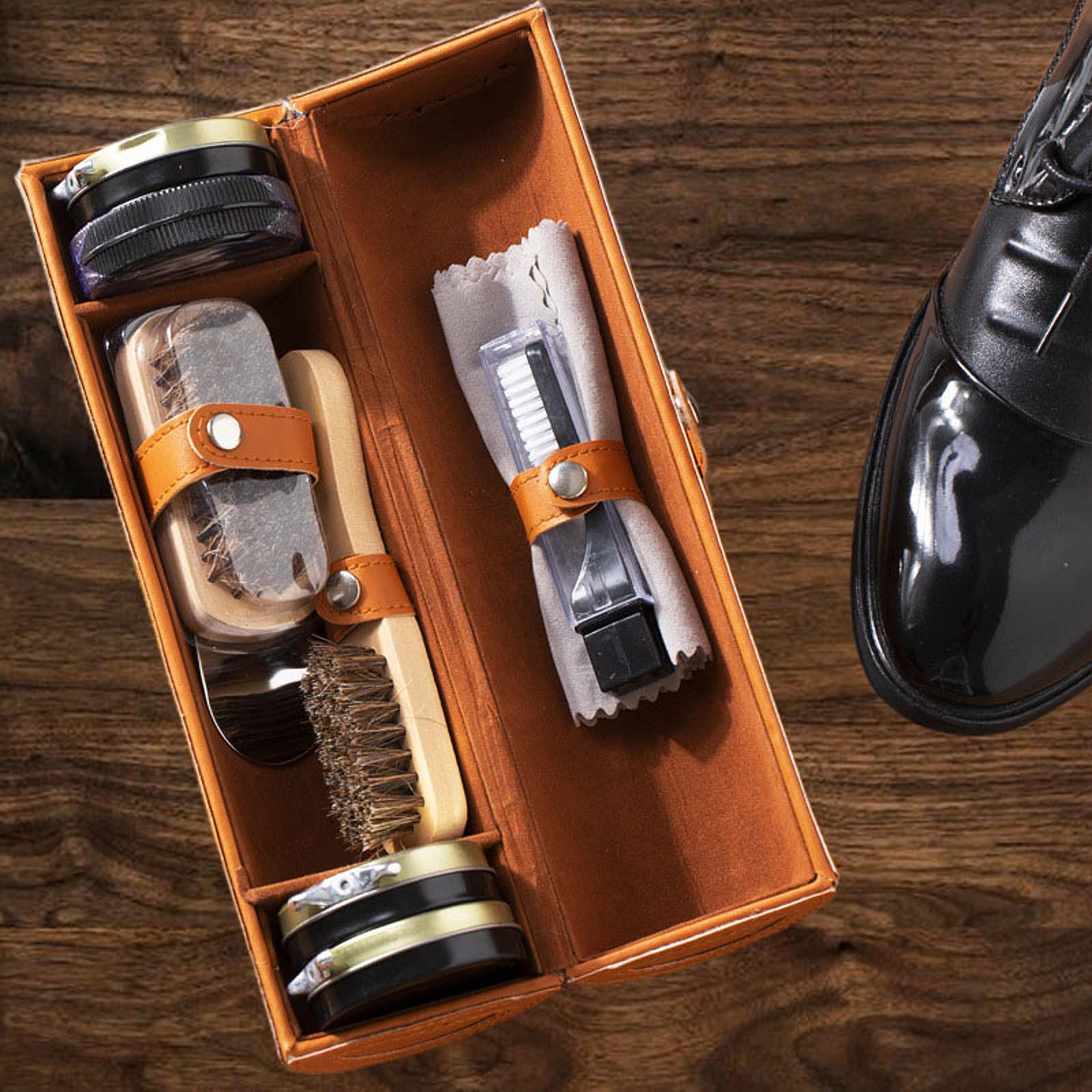 Набор по уходу за обувью с щеткой и бесцветным маслом для ухода за ботинками 10pcs Set