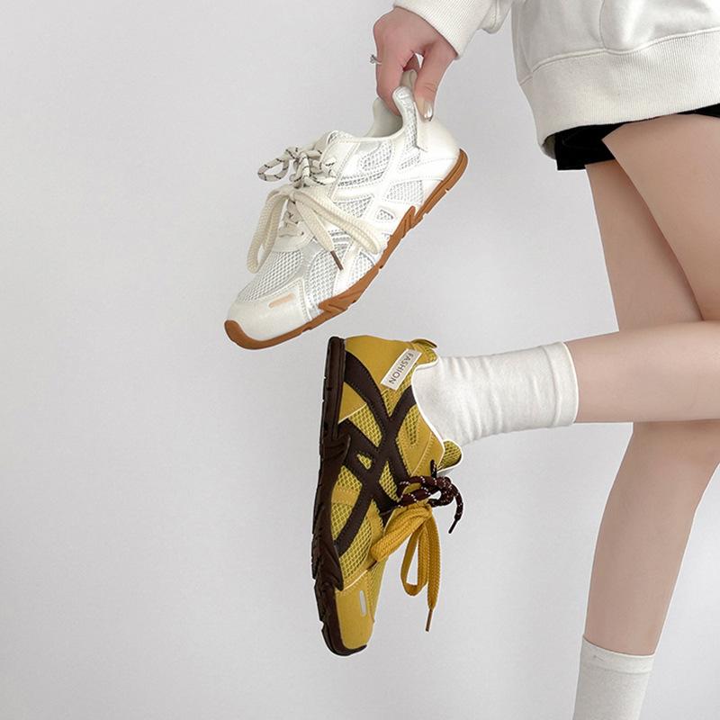 2025 new summer retro splicing mesh lace-up German training shoes women's sports flat-bottomed versatile breathable casual board shoes