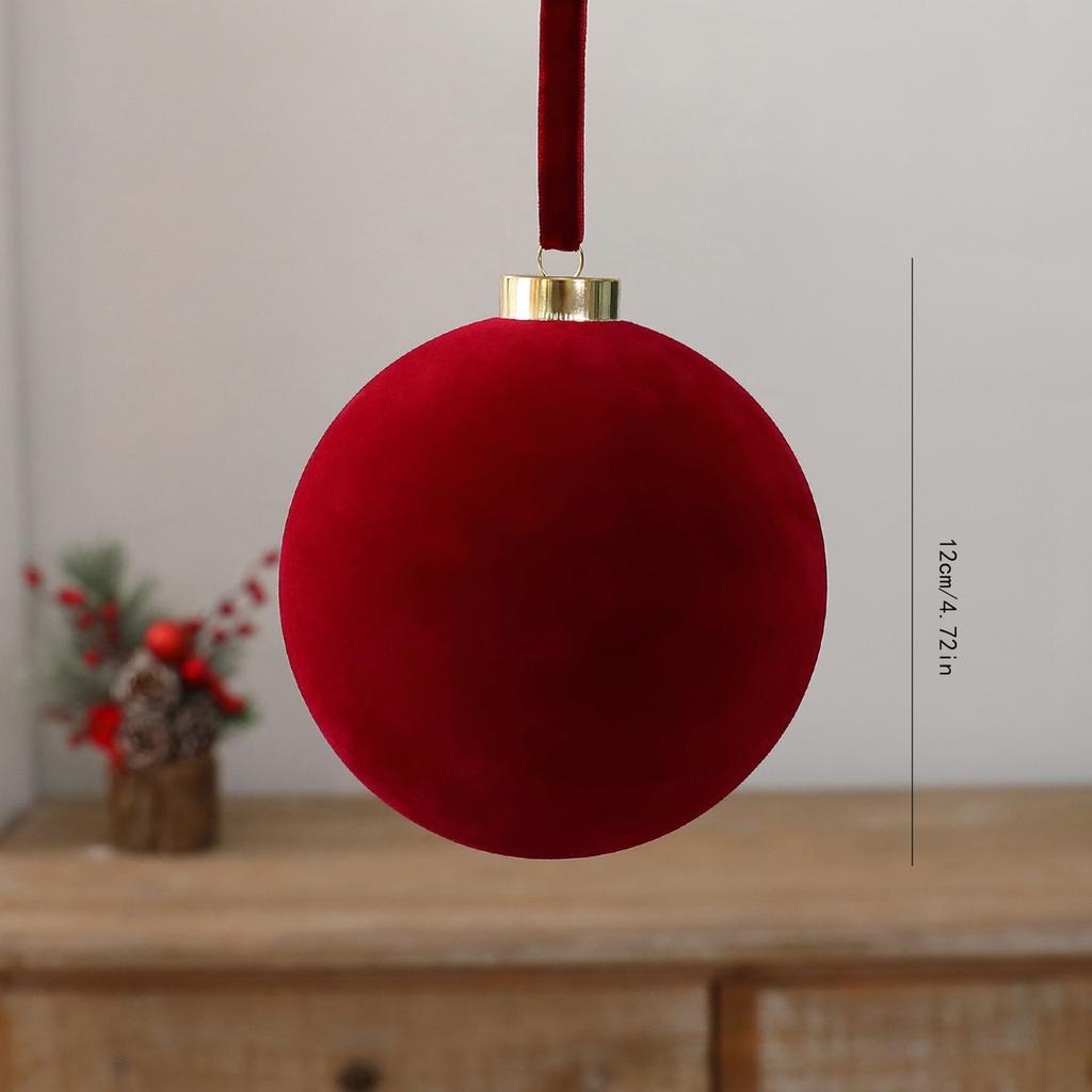Beflockte Weihnachtsbaumkugeln für die Feiertagsdekoration