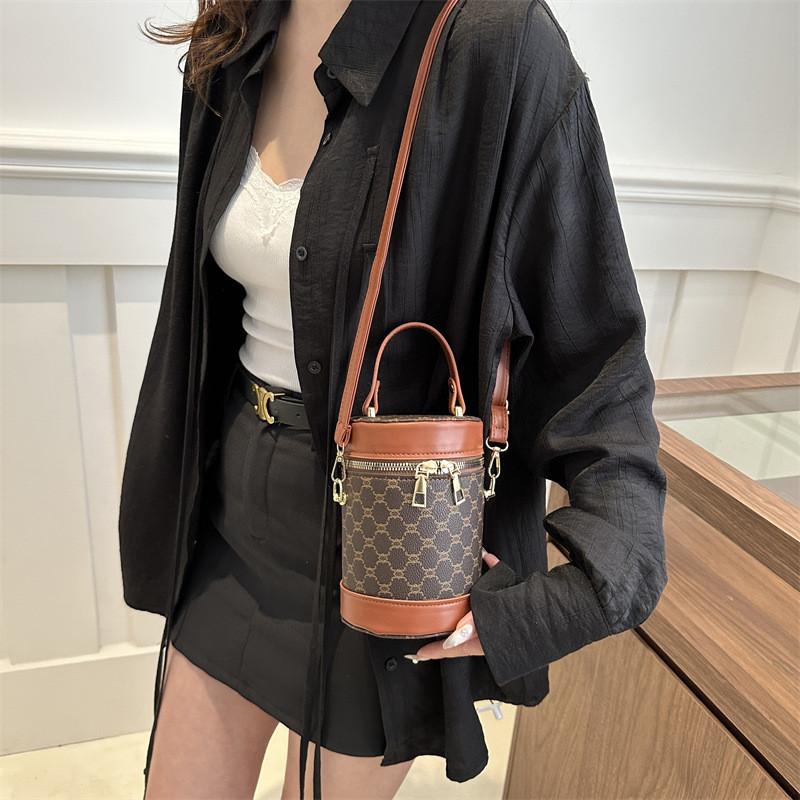 Stylish Spring Fashion Pu Handheld Bucket Bag For Women With Elegant Design And Versatile Use