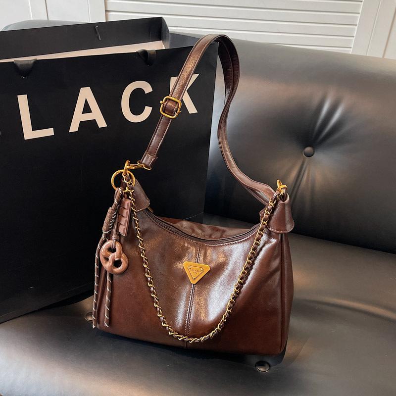 Commuter underarm bag women's spring and summer new fashion popular shoulder messenger bag large capacity tote bag