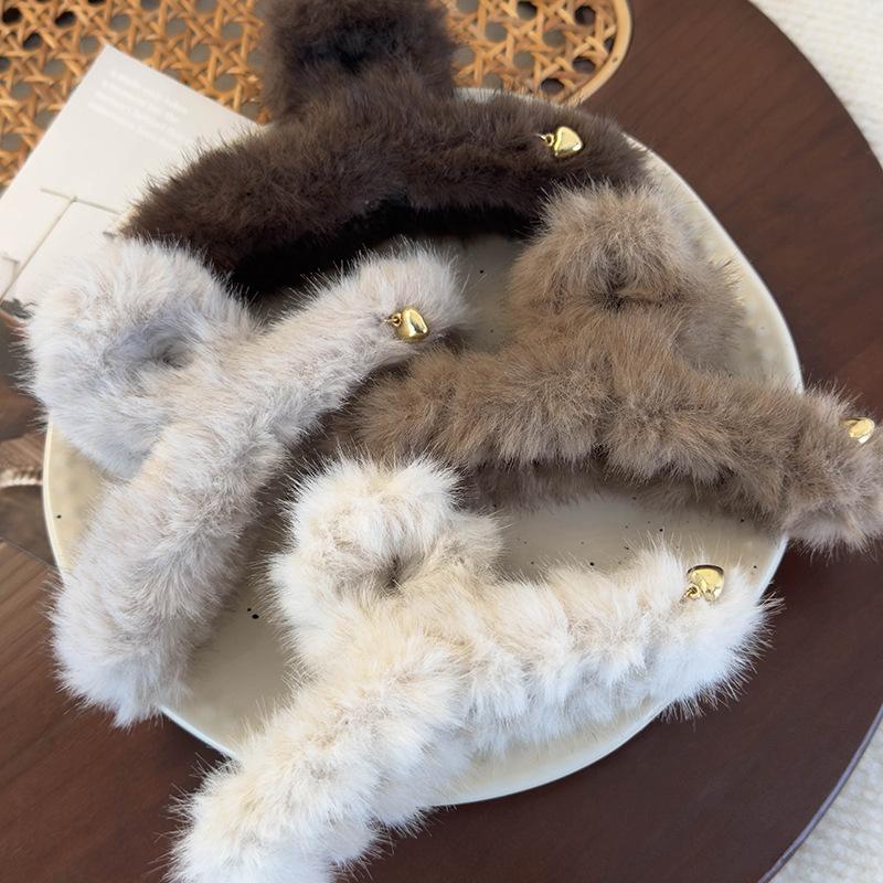 Winter Gold Love Fluffy Large Hair Claw Shark Clips Women Temperament Plush Hairpin Crab HairClips Lady Fashion Hair Accessories
