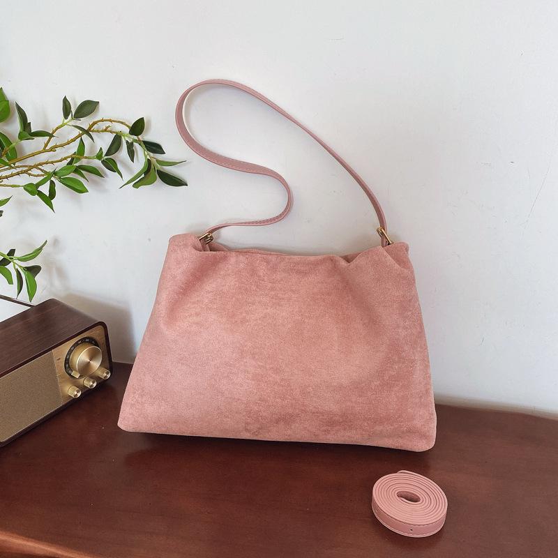Suede cloud bag women's new autumn and winter high-end texture niche retro pleated shoulder messenger bag
