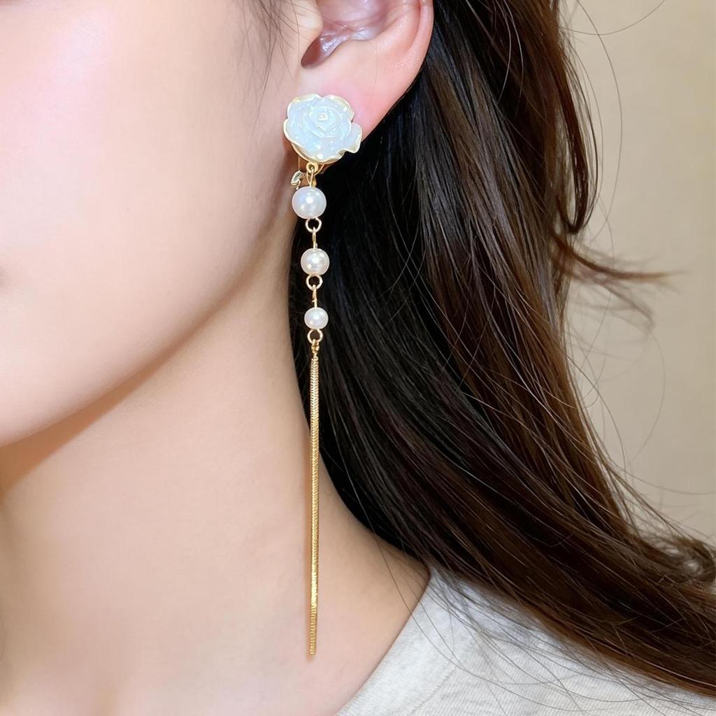 Gold Plated Zircon Bow Pearl Ear Clip, No Piercing Required; Elegant High-End Jewelry for Women.