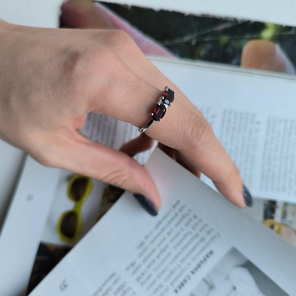 Silver Ring with Natural Garnet 2.925ct, Item Weight 2.94 G (2181316)