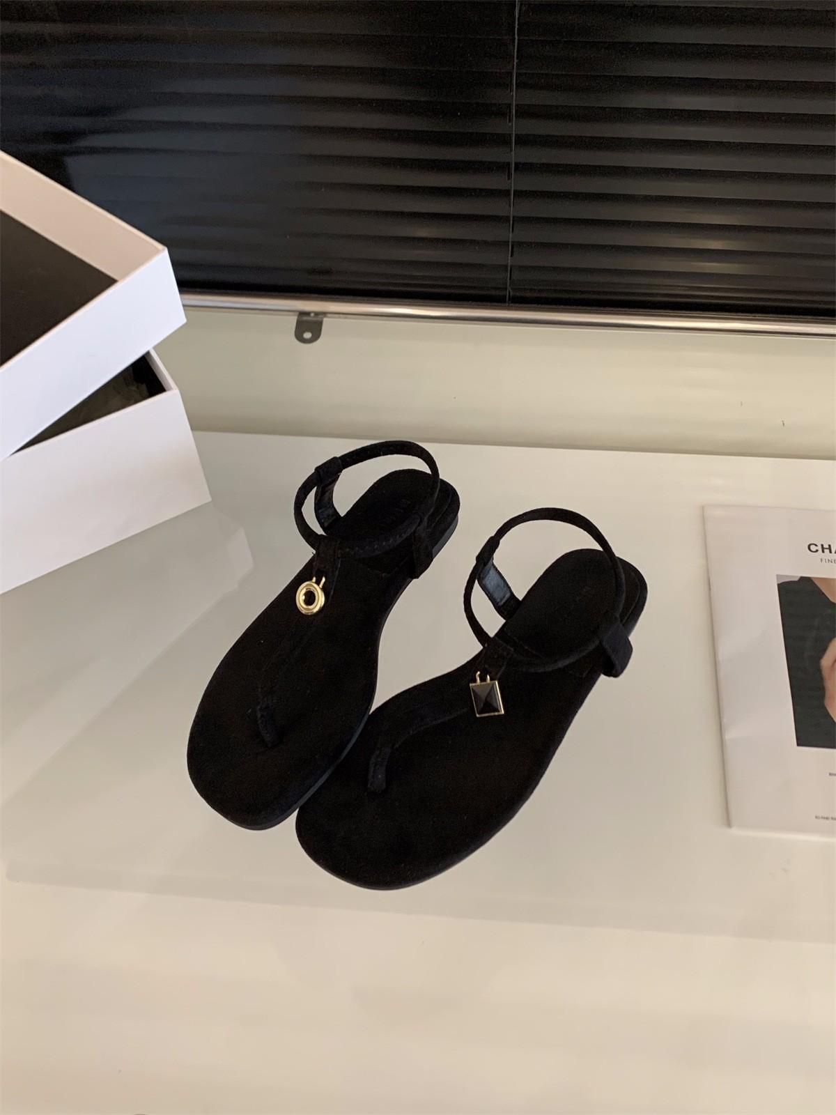 

Flat bottom retro yellow toe French sandals fairy shoes 2025 new summer with skirt black roman shoes 35