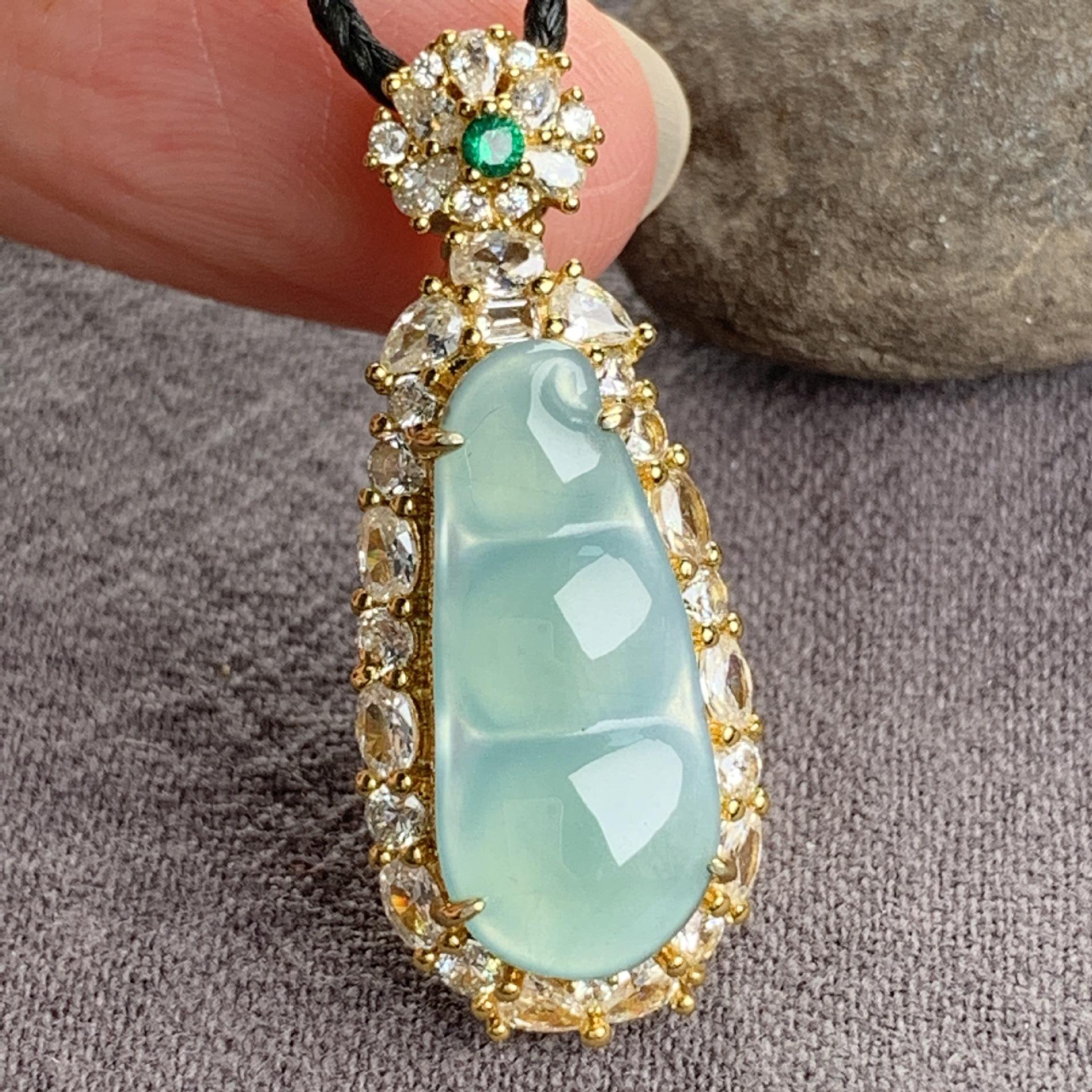 18k Gold-Plated Jade Buddha Gourd  Leaf Safety Pendant with Lucky Bean Earrings