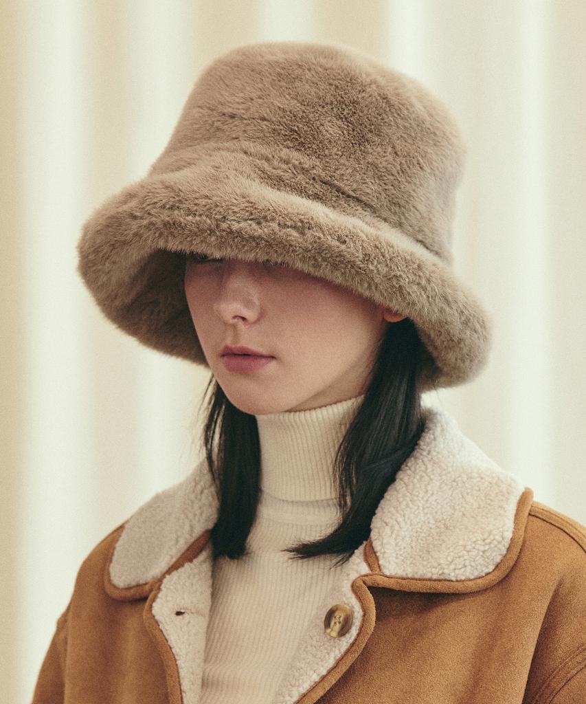 Bajal Va Long Label Fur Bucket Hat Beige