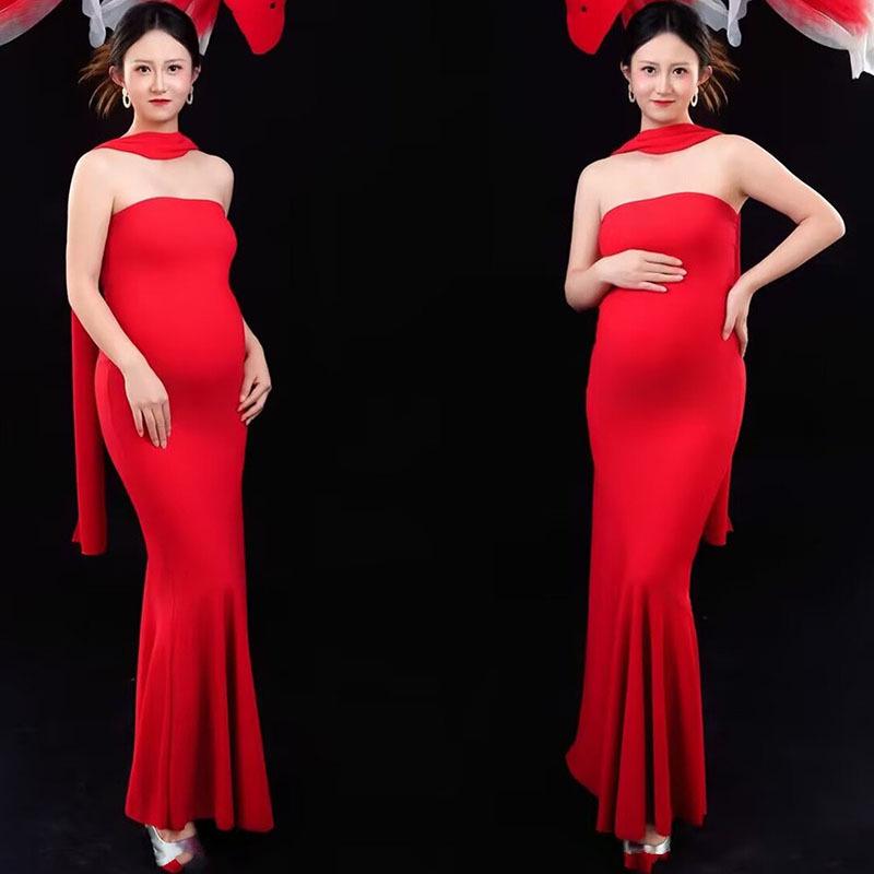 

Vintage Red Strapless Maternity Dress for Artistic Photo Studio Portraits One Size