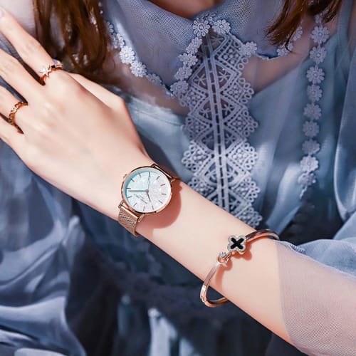 RORIOS Casual Women's Watch with a Stylish Starry Sky Sparkle Dial, Simple Quartz Movement, Perfect for Valentine's Day or Business