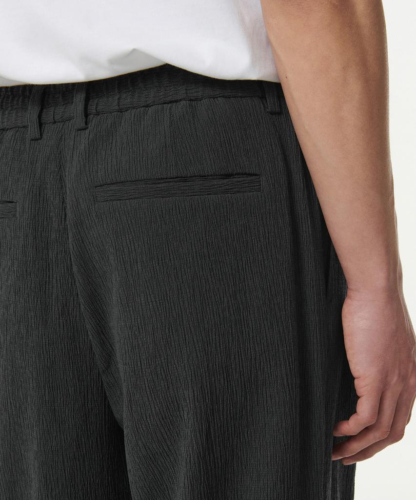 Musinsa Standard Crinkle One-Pleat Wide Elastic Pants [Dark Gray]