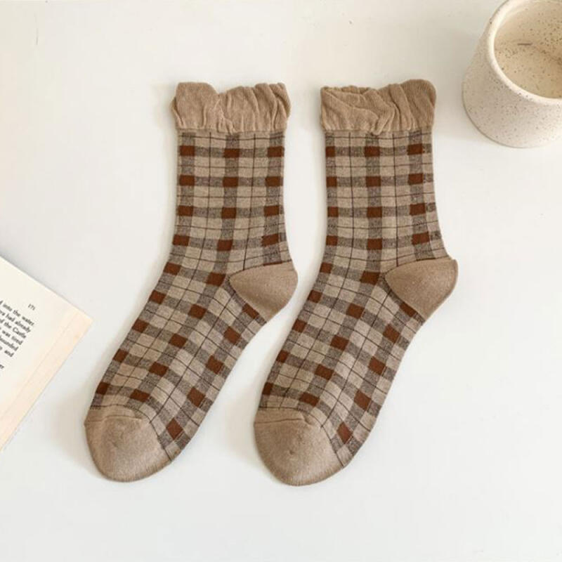 Brown design embroidered mid-calf socks