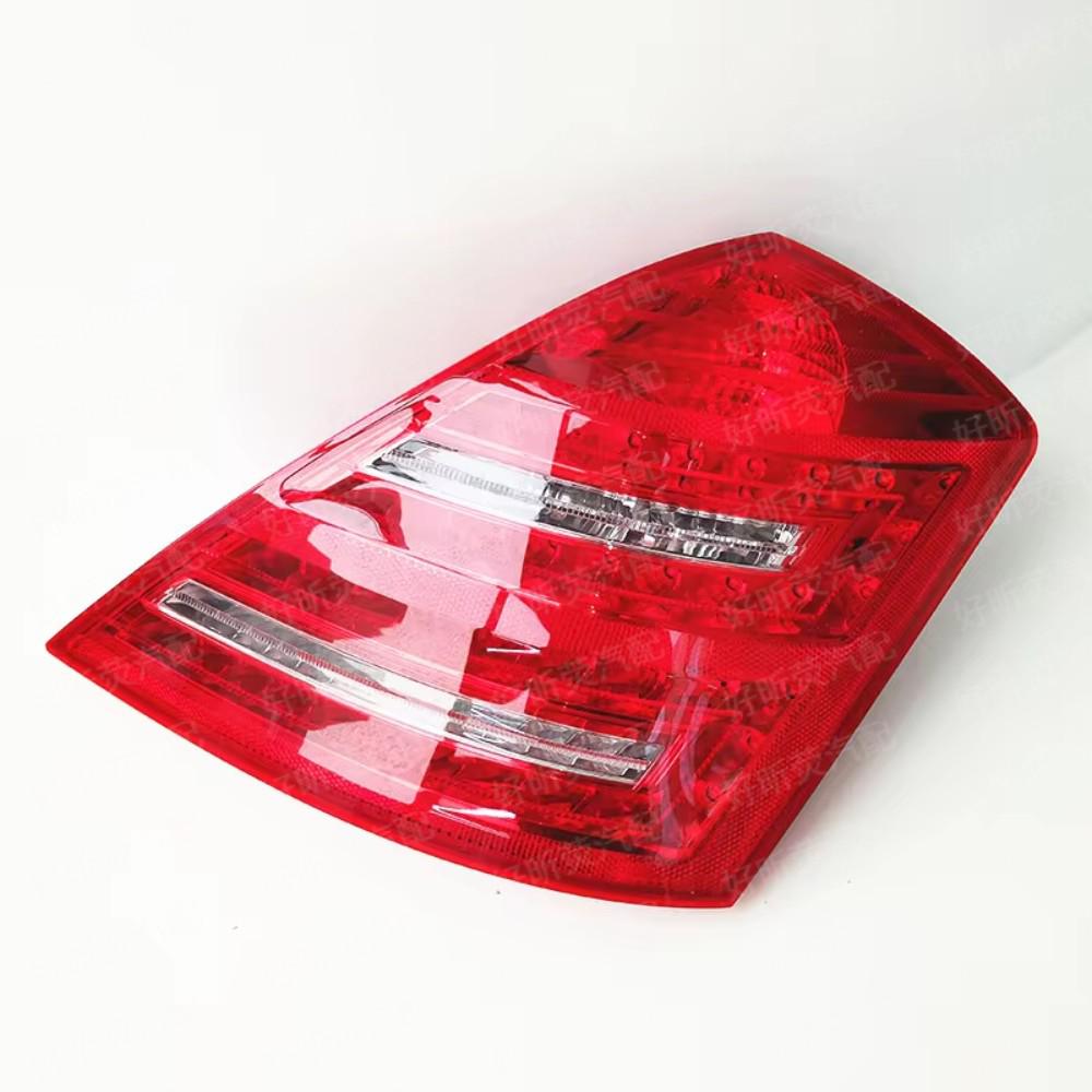 Compatible Rear Outer Taillight for 10-13 Mercedes-Benz S-Class W221 (European Version) 2218201364.
