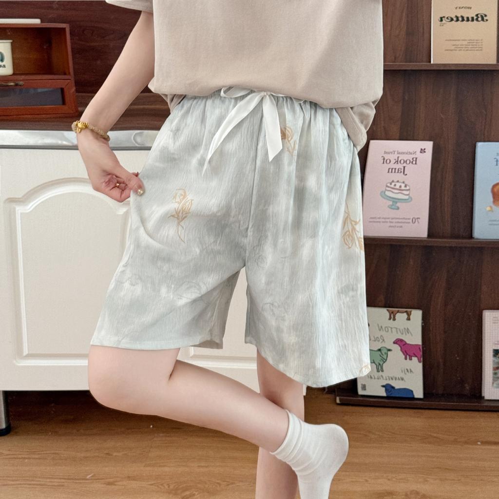 Home pants cartoon beach pants pajama pants cloud cotton shorts loose and thin casual summer can be worn outside the new high waist