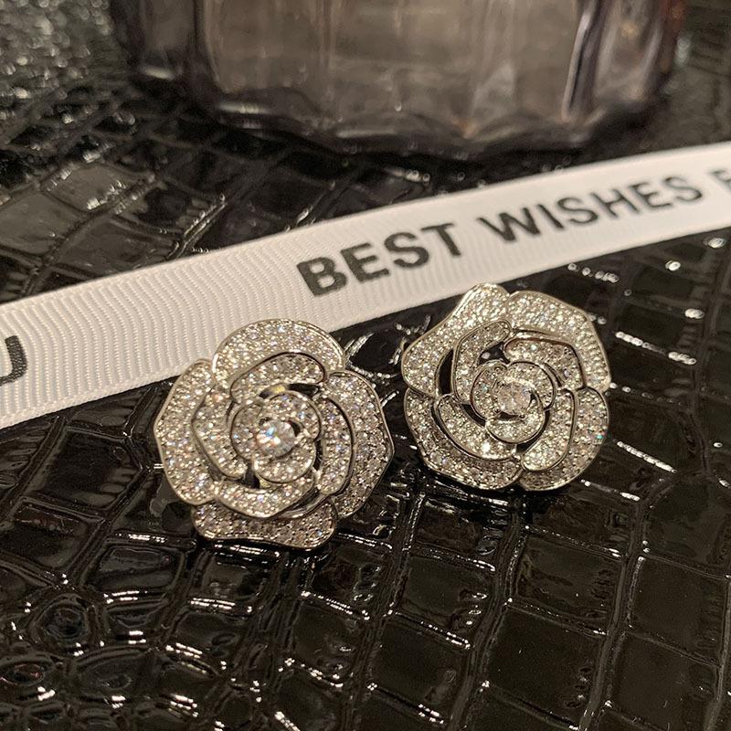 Модные и простые женские серьги-гвоздики с розой, европейский и американский стиль, персонализированный и креативный темперамент, универсальные серьги серебряный