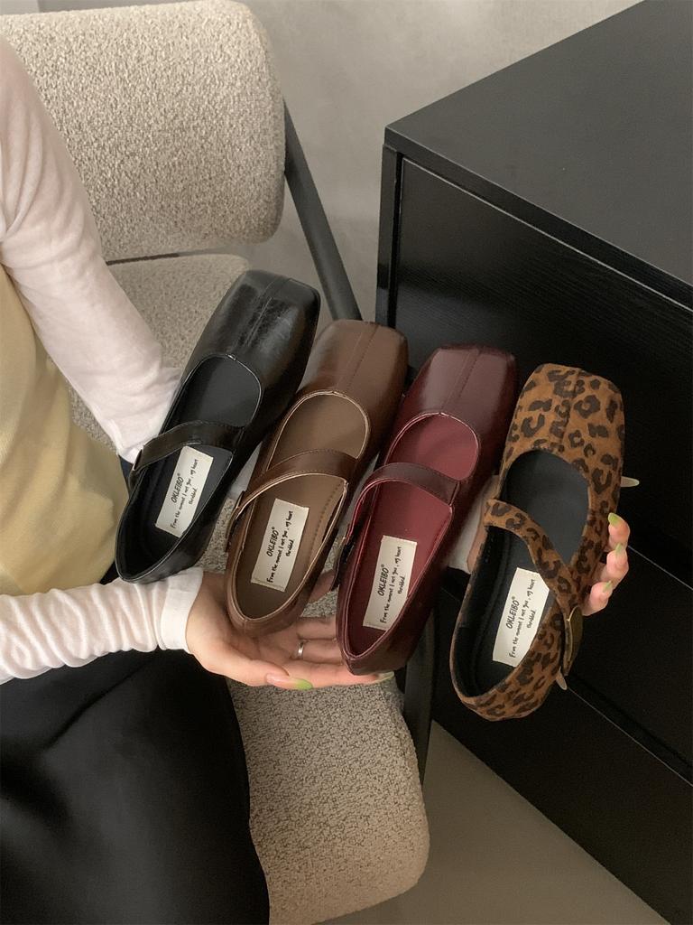 Retro Style Square Head Light Mouth Single Shoes Women's Middle Heel Spring and Autumn New French Evening Commute Leopard Print Mary Jane Small