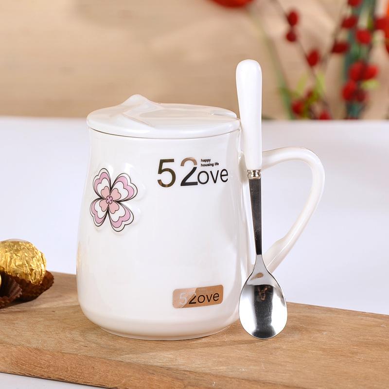 Простая керамическая сувенирная кружка с крышкой и ложкой, парная чашка для воды, бытовая керамическая кружка 401-500ml