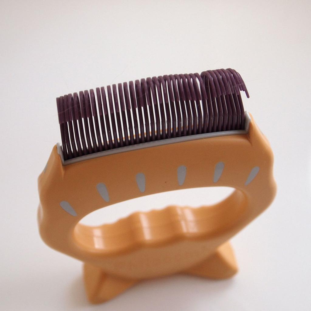 Soft E1 brush for cats Philocomb(R) short-haired