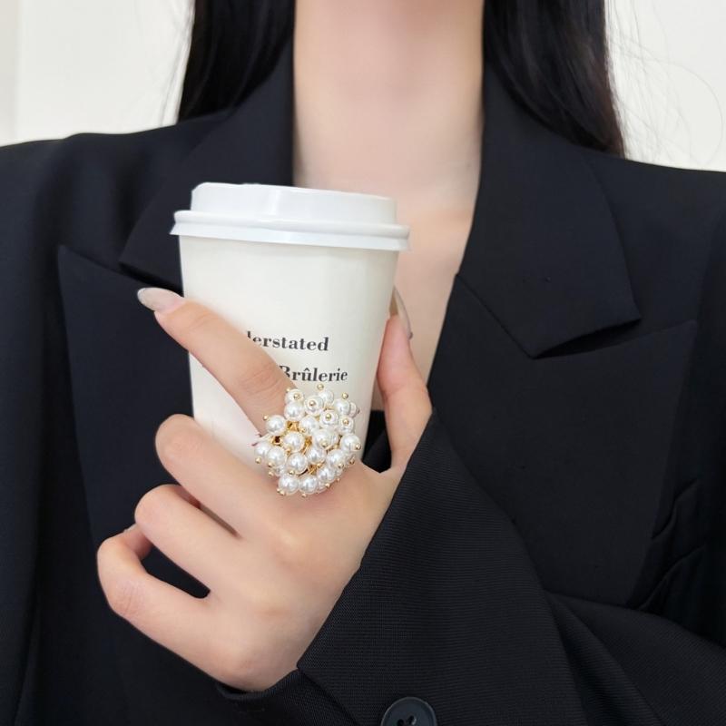 Bead Cluster Statement Ring with Open Adjustable Band, Vintage Style Fashion Accessory for Daily Outfits and Dates