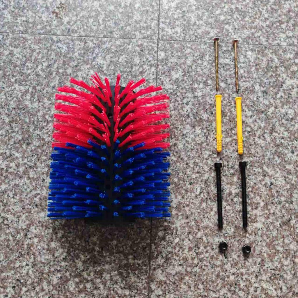 Half-Sided Rotating Body Brush for Dairy Cows - Massage and Cleaning Roller