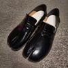 Fashion Women's Tabi Split-Toe Loafers British Style Flat Heel Painted Leather Slip-On Lazy People's Shoes Pig Foot Single Shoes