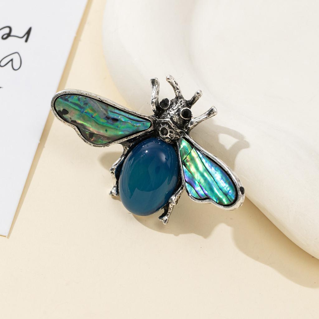 Fashion Brooch Pin With Shell And Stone For Elegant Clothing Accessory Gift