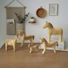 Niedliche Tierzimmerdeko Pferd Kaninchen Katze Giraffe Holzskulpturen DIY Bemalte Materialien Handwerk Hone Dekor Handgefertigte Figur Geschenke