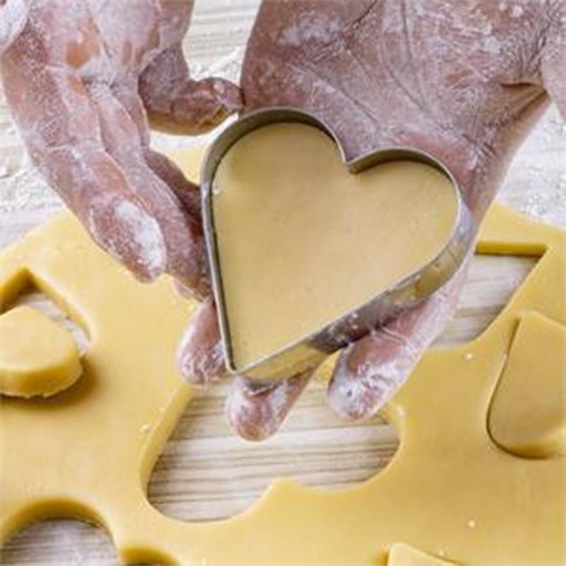 DIYs Love Heart Stainless Steel Cookie Cutter Mould Biscuits Mold Fondant Pastry Cake Decorating Baking Tools Kitchen Supplies