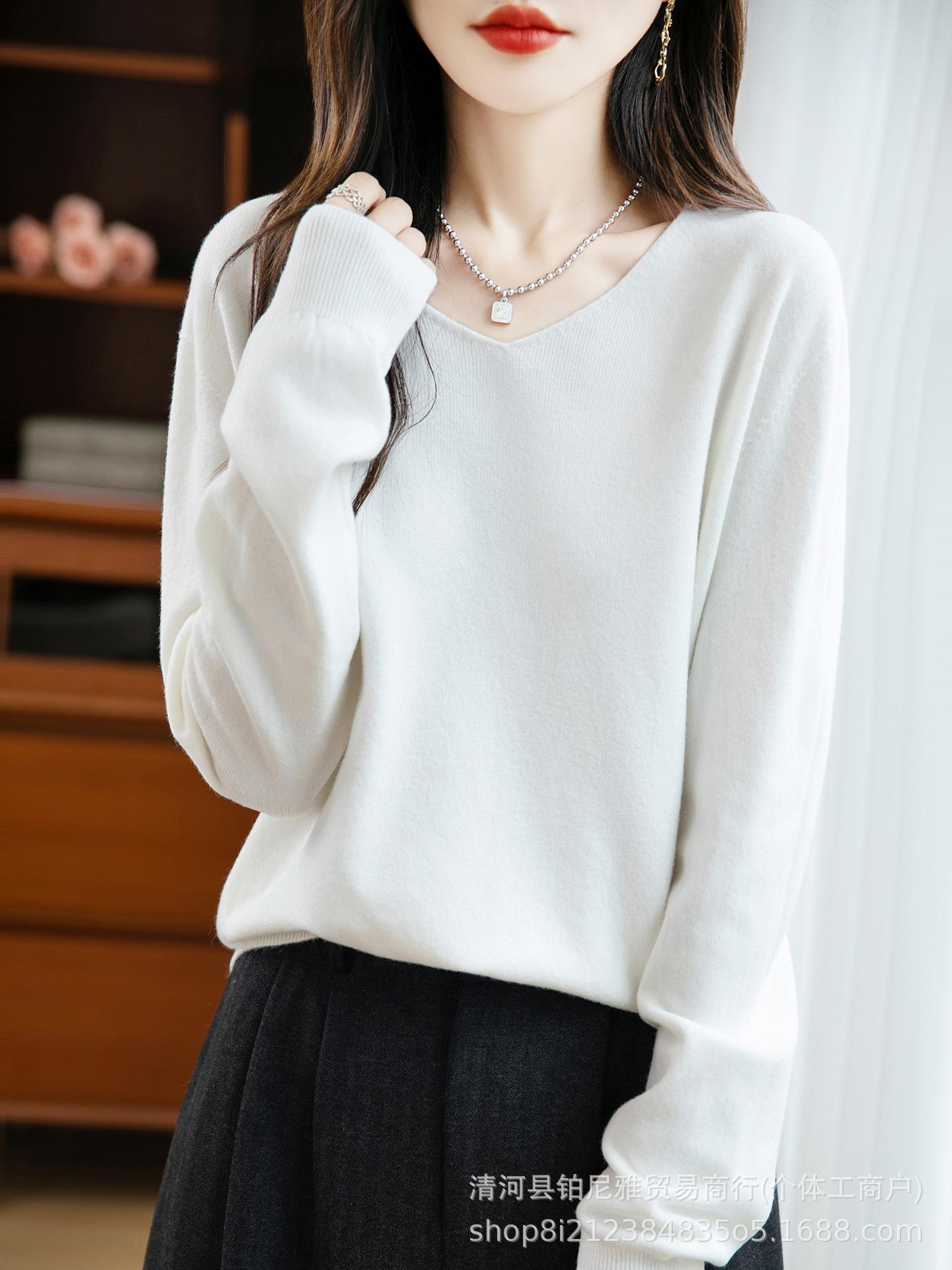 

Women s V-Neck Knitted Top - Elegant, Versatile, and Slimming for Spring and Autumn 2XL [135-150 lbs]