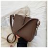 Fashionable Large-capacity Crossbody Bag with Shoulder Strap - Versatile Commuter Bucket Bag