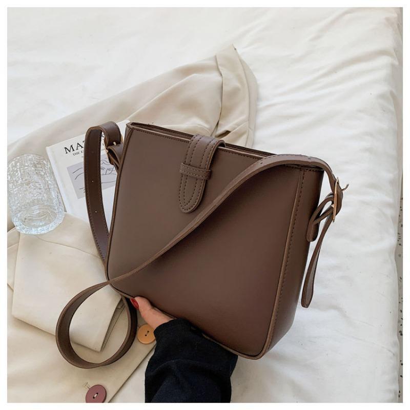 Fashionable Large-capacity Crossbody Bag with Shoulder Strap - Versatile Commuter Bucket Bag