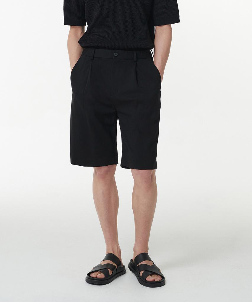 MUSINSA STANDARD Ponte One-Tuck Wide Cozy Half Slacks [Black]