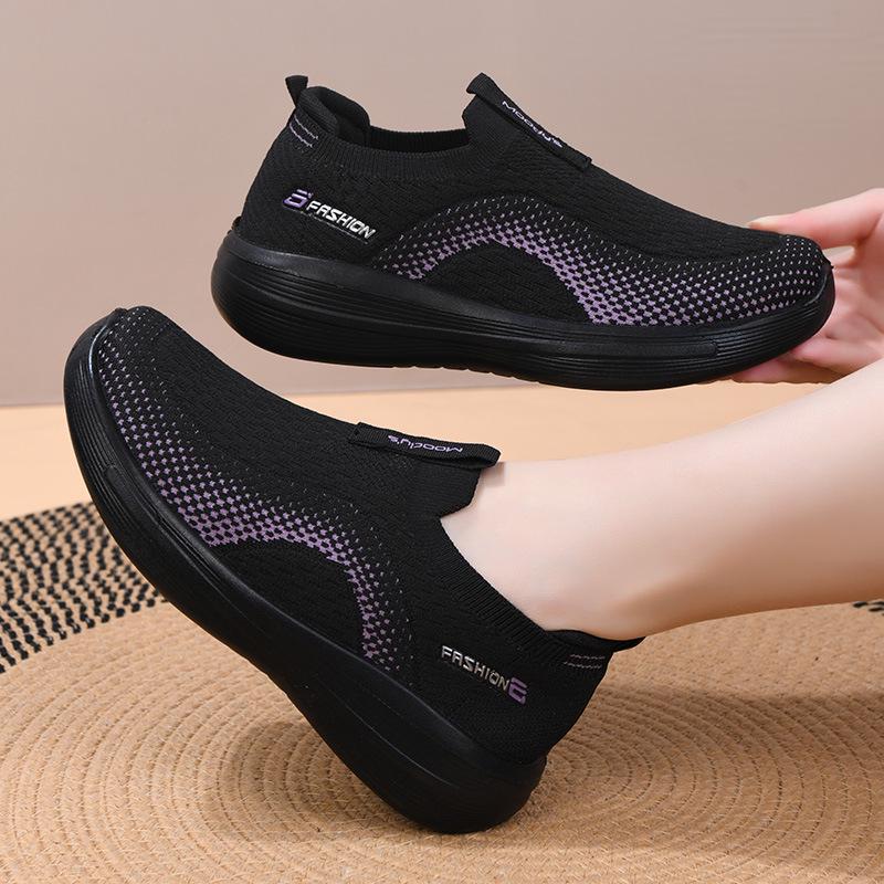 2026 Summer Women s Breathable Slip-on Cloth Shoes with Soft Sole 35