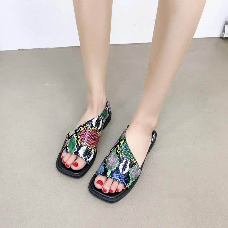 Summer 2025 New Women's Sandals Vintage Open Toe Fashion Beach Flat Shoes Large Square Head Leopard Pattern Designer Slippers