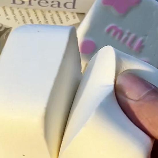 Falscher Milchziegel Quetschspielzeug Stressabbau Milchpudding Sensorisches Spielzeug Simuliertes Lebensmittel Knetspielzeug Dekompressions-Gadget