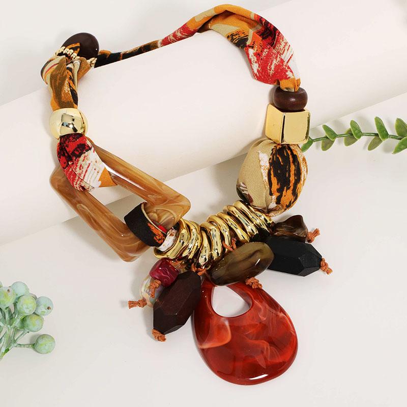 Collana geometrica a contrasto statement fatta a mano per donna Gioielli trendy per matrimoni e feste