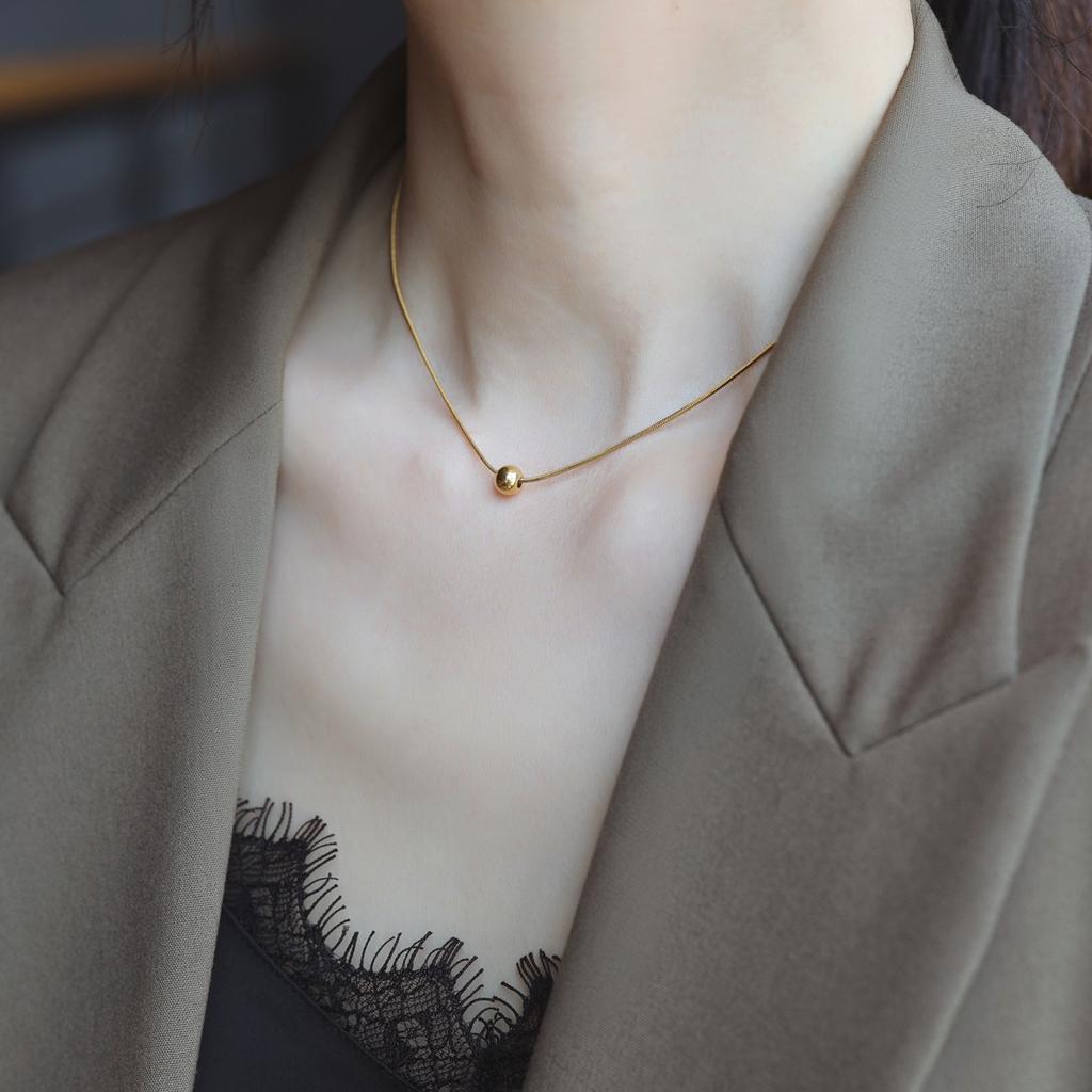 Simple High‑End Titanium‑Steel Small‑Round‑Bead Women Necklace, Fashion Light‑Luxury Small‑Golden‑Bean‑Pendant Collarbone Neck Chain