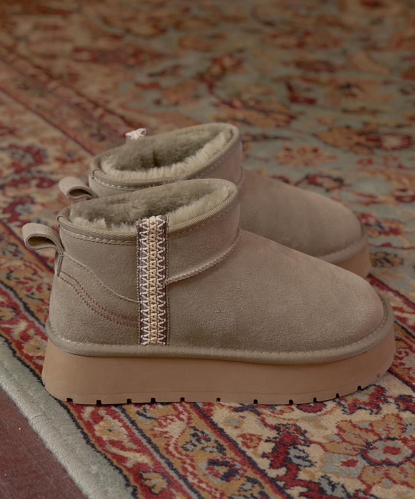 Shoehi Jia Cowhide Sheepskin Fur Thermal Ugg Boots (2 Colors)_B0150