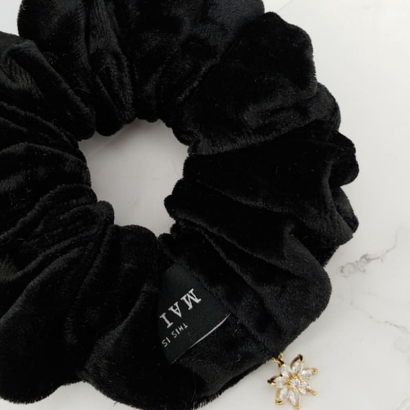 MAIA Velvet Crystal Gopchang Shushu-Black