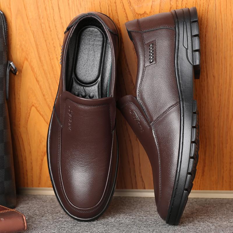 

Men s shoes spring and autumn new business men s casual leather shoes leather breathable middle and old dad shoes 44